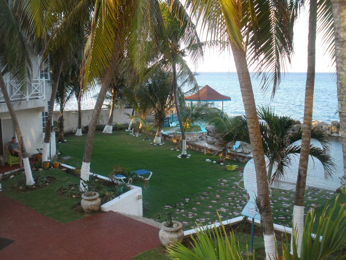 Villa Criss Ocho Rios Exterior photo