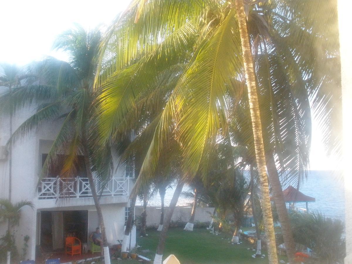 Villa Criss Ocho Rios Exterior photo